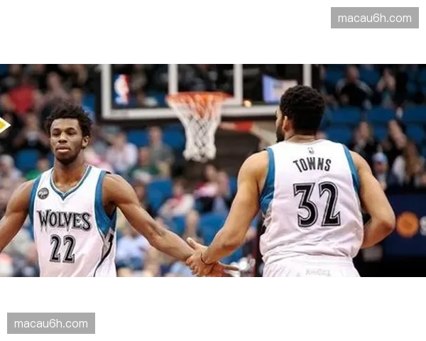 爱德华兹关键球能力进化 森林狼攻防效率稳居联盟前列